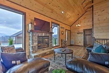 Lightning Bug Lookout Luxury Mountain View Cabin! - image 4