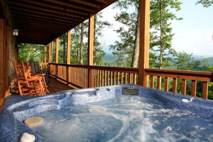 Gatlinburg Getaway 5 Bedrooms Sleeps 22 Views Hot Tub Game Room - image 16