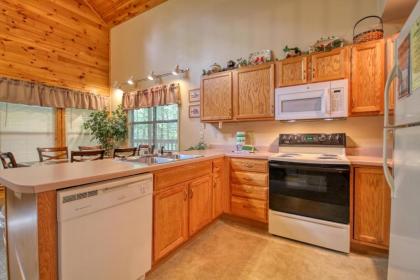 Mountain Hideaway #338 by Aunt Bug's Cabin Rentals - image 3