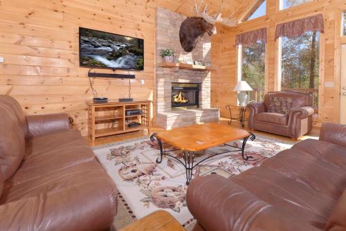 Life Of Luxury #12 by Aunt Bug's Cabin Rentals - image 5