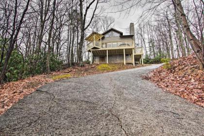 Cozy Gatlinburg Hideaway with Hot Tub and Air Hockey - image 20