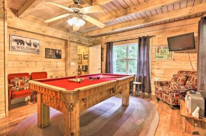 Gatlinburg Cabin in the Woods with Hot Tub Fire Pit - image 15