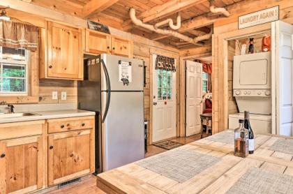 Gatlinburg Cabin in the Woods with Hot Tub Fire Pit - image 9