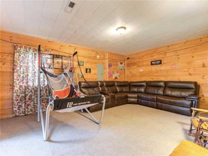 The Vinson 1 Bedroom Loft Game Room Hot Tub Theater Room Sleeps 4 - image 16