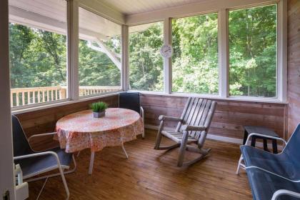 Beautiful Mountain Views and Privacy. Minutes to downtown Gatlinburg and National Park - image 19