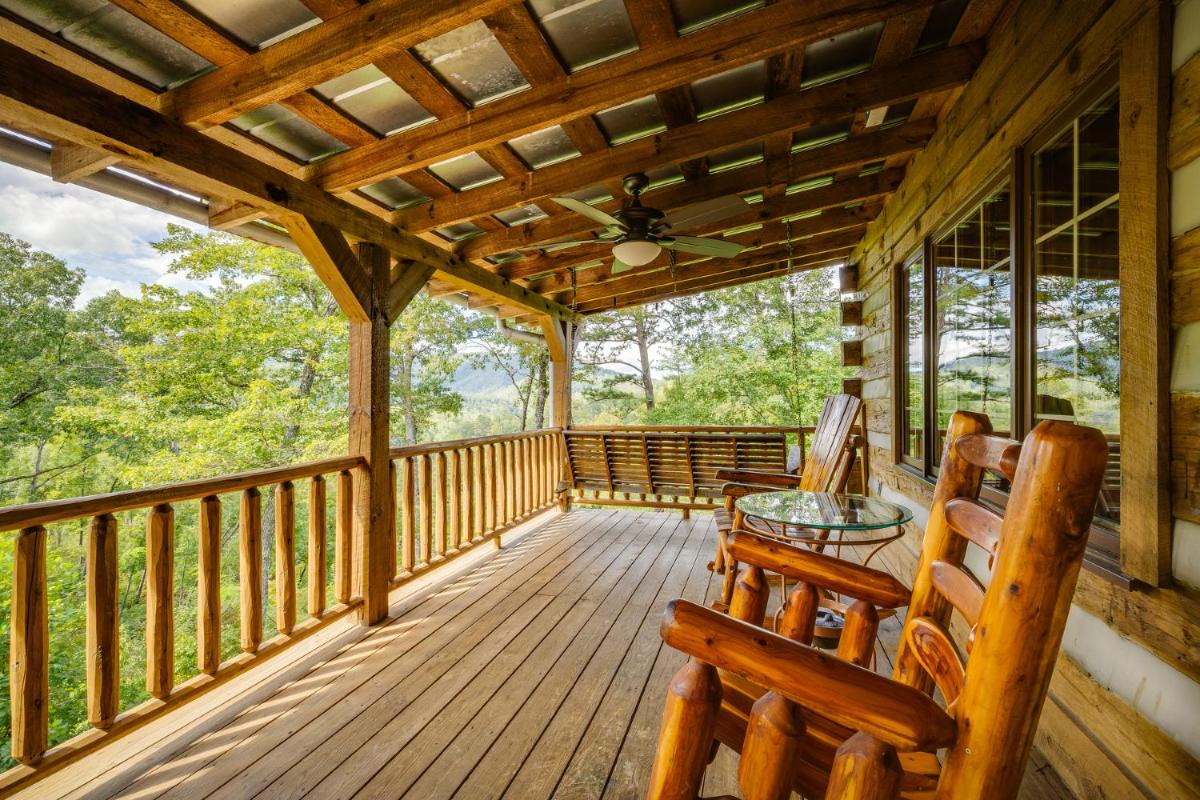 Hand Hewn Hideaway Stunning Gatlinburg Cabin with Hot Tub Table Games and Outdoor Oasis - main image