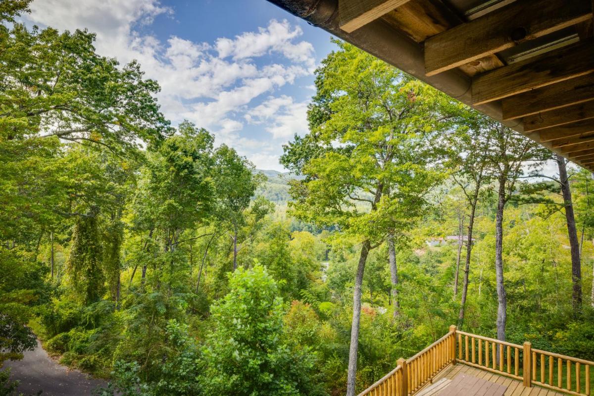 Hand Hewn Hideaway Stunning Gatlinburg Cabin with Hot Tub Table Games and Outdoor Oasis - image 5