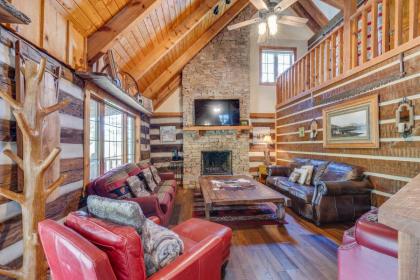 Hand Hewn Hideaway Stunning Gatlinburg Cabin with Hot Tub Table Games and Outdoor Oasis - image 8