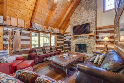 Hand Hewn Hideaway Stunning Gatlinburg Cabin with Hot Tub Table Games and Outdoor Oasis - image 9