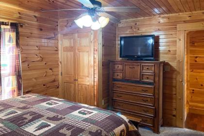 Black Bear Hideaway Cabin - image 13