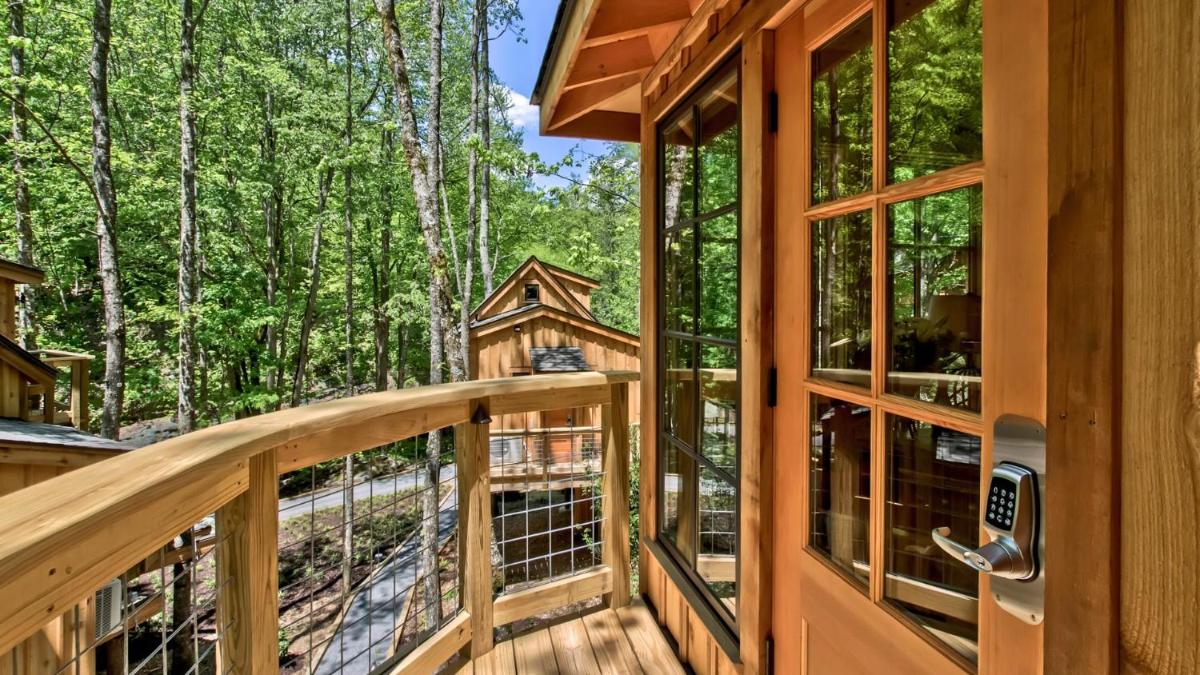 The Hemlock in Treehouse Grove at Norton Creek - image 6