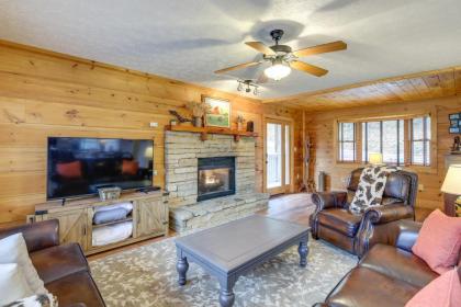 Pet-Friendly Gatlinburg Retreat with Hot Tub! - image 4