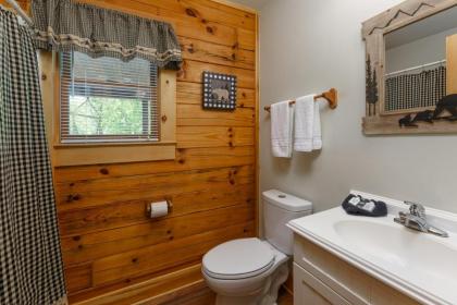 Greenbrier Woods Log Cabin with Hot Tub Stone Wood Fireplace Covered Deck and Close to Gatlinburg - image 18