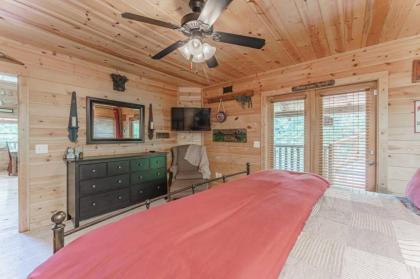 Powdermill Hill Cabin cabin - image 14