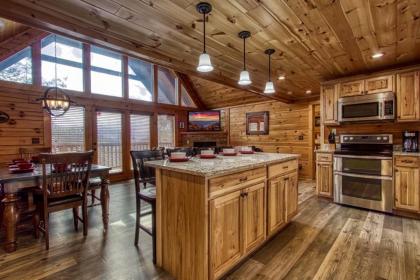 Cub Path Lodge - Luxurious 5 5 with Theatre Room and Mountain Views! cabin - image 15