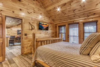 Cub Path Lodge - Luxurious 5 5 with Theatre Room and Mountain Views! cabin - image 17