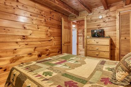 Cupid's Hideaway - Convenient to downtown Gatlinburg and the National Park! cabin - image 15