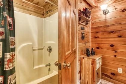 Cupid's Hideaway - Convenient to downtown Gatlinburg and the National Park! cabin - image 17