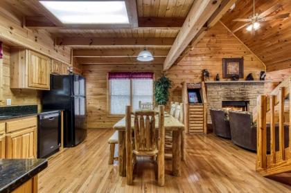 Point Of View - Spacious 2 Bedroom With a Loft Just off Glades Road cabin - image 10