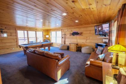 Lazy Bear Lodge - image 14