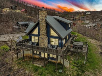 Midnight Moon New Pool Deck view and Design Great Location Gatlinburg