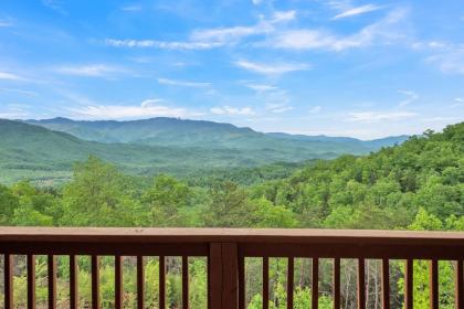 Sky Views - Panoramic Views cabin - image 9