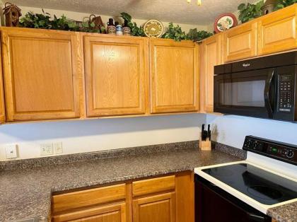 Relaxing Mountain Condo in Gatlinburg with City view ! - image 10