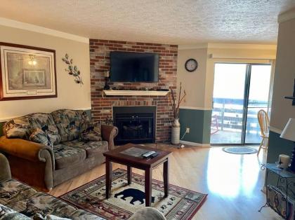 Relaxing Mountain Condo in Gatlinburg with City view ! - image 17