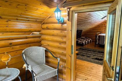 Pine Cone Cabin - image 18