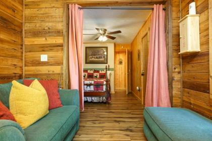 Grand View Mountain Chalet - Close to Downtown Gatlinburg Hot Tub Arcade Game - image 20