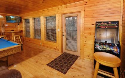 Queens Log Cabin - image 14