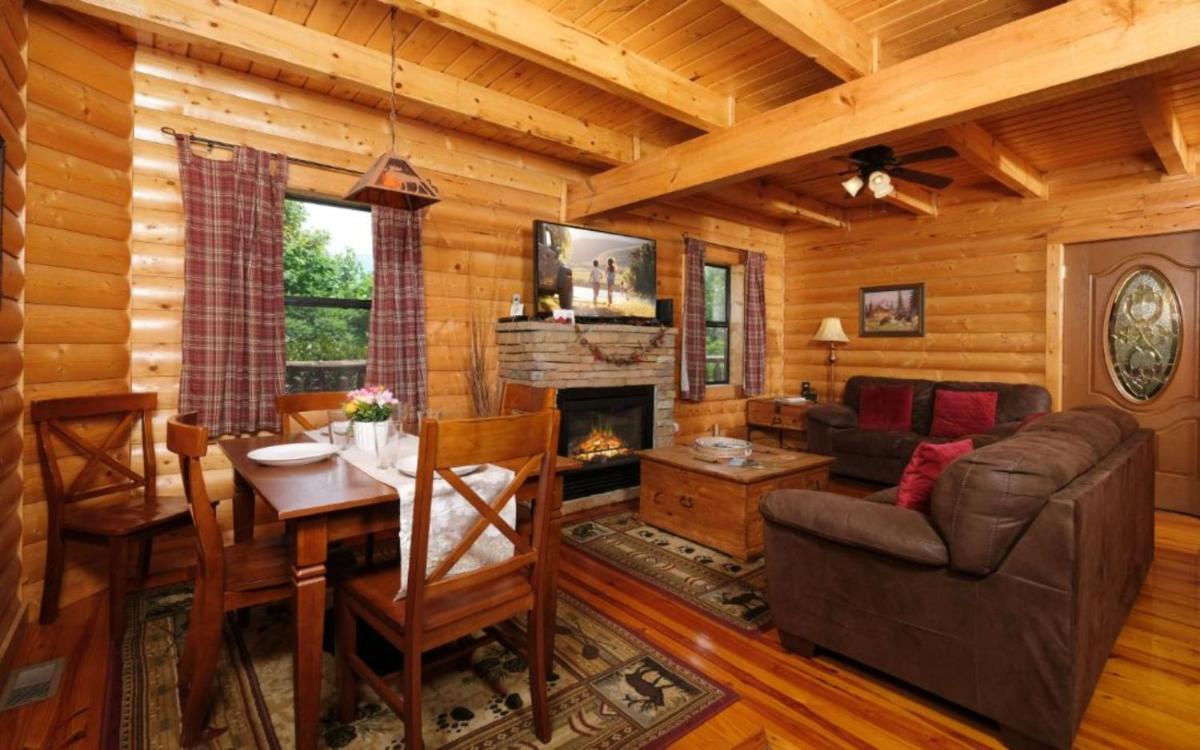 Cozy Cabin - image 2