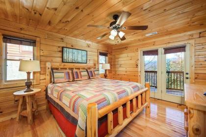 Spacious Smokies Cabin - Hot Tub with Mountain Views - image 4