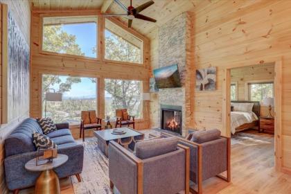 4 BD Modern cabin heated ModPool and prime locale - image 16