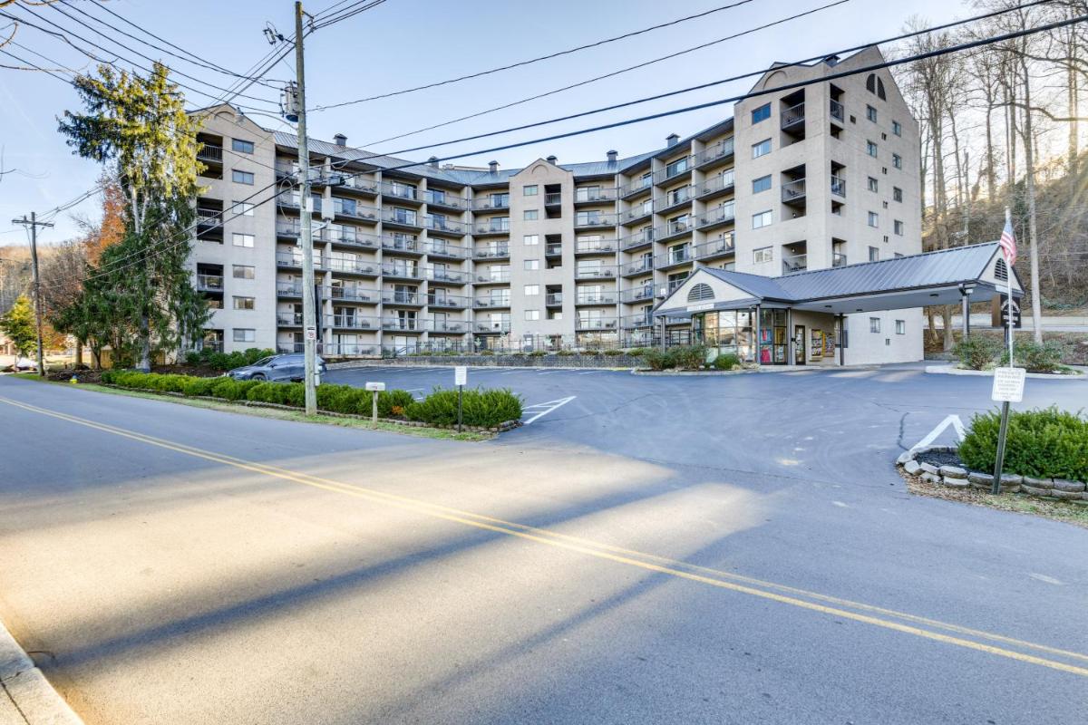 Downtown Gatlinburg Condo with Community Pool! - image 3